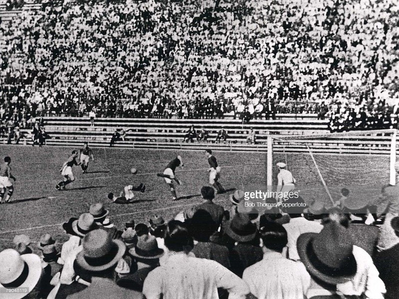 Khung cảnh nhìn từ khán đài trong trận khai mạc  World Cup 1934 giữa Italia và Mỹ ngày 27/5 ở Roma. Italia thắng đậm trận này với tỉ số 7/1. Ảnh: Getty.