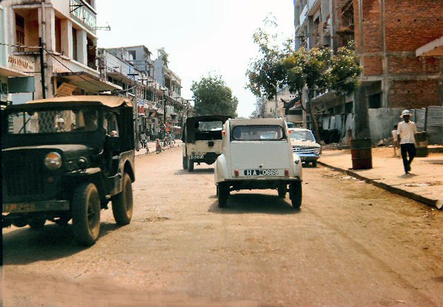 Trên đường Độc Lập, thị xã  Nha Trang thập niên 1960. Ảnh: 459thsignal.org.