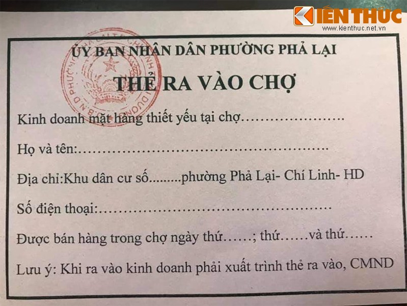 Trước diễn biến phức tạp của dịch bệnh COVID-19, thành phố Chí Linh (Hải Dương) đã phát "tem phiếu đi chợ thời COVID" cho người dân. Loại "tem phiếu" này có gì khác so với  tem phiếu thời bao cấp?