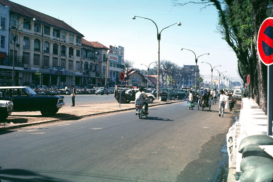 Quang cảnh ở  đại lộ Lê Lợi, Sài Gòn năm 1968-1969. Ảnh: William Ruzin.