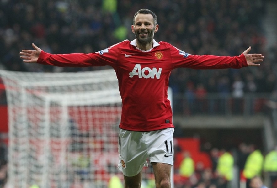 Sau bao nhiêu năm cống hiến, Ryan Giggs vẫn là người giữ kỷ lục vua kiến tạo tại giải  Ngoại hạng Anh với 162 đường chuyền thành bàn sau 632 trận. Bên cạnh đó, ông cũng là cầu thủ chạy cánh mẫu mực đã dành trọn sự nghiệp của mình cho Manchester United.