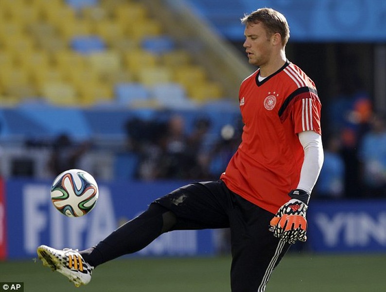 Vị trí số một dành cho Manuel Neuer trong top những  thủ môn sử dụng chân hay nhất thế giới là điều không thể bàn cãi. Bên cạnh đó, thủ thành người Đức còn sở hữu với khả năng điều phối bóng từ tuyến dưới cực kỳ lợi hại.