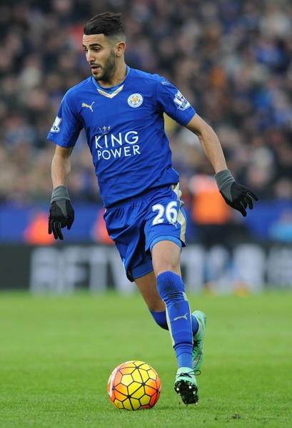 Riyad Mahrez là đầu tàu giúp Leicester City giành ngôi vô địch Premier League 2015/16 thần kỳ. Tiền vệ gốc Algeria quá bùng nổ nhờ kĩ thuật, tốc độ tuyệt vời. Đây chính là mẫu cầu thủ khiến cho nhiều NHM của  MU nhớ lại bóng dáng của Cris Ronaldo ngày nào.