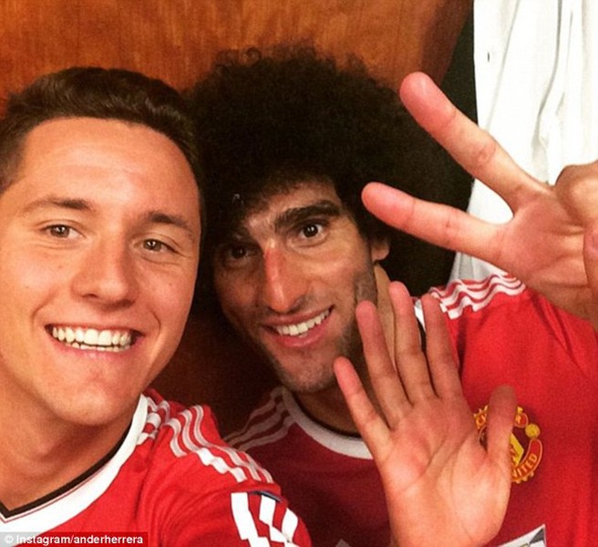 M.U "chốt" ký hợp đồng mới với Ander Herrera: Theo thông tin  chuyển nhượng bóng đá mới nhất từ tờ Manchester Evening, Ander Herrera sẽ đặt bút ký hợp đồng mới với MU trước tháng 12. Tiền vệ người Tây Ban Nha đang trong năm cuối của hợp đồng (kèm tùy chọn gia hạn thêm 1 năm). Nhưng nhờ phong độ ấn tượng, Herrera có thể được MU "thưởng" nhiều hơn thế. Ảnh: Instagram