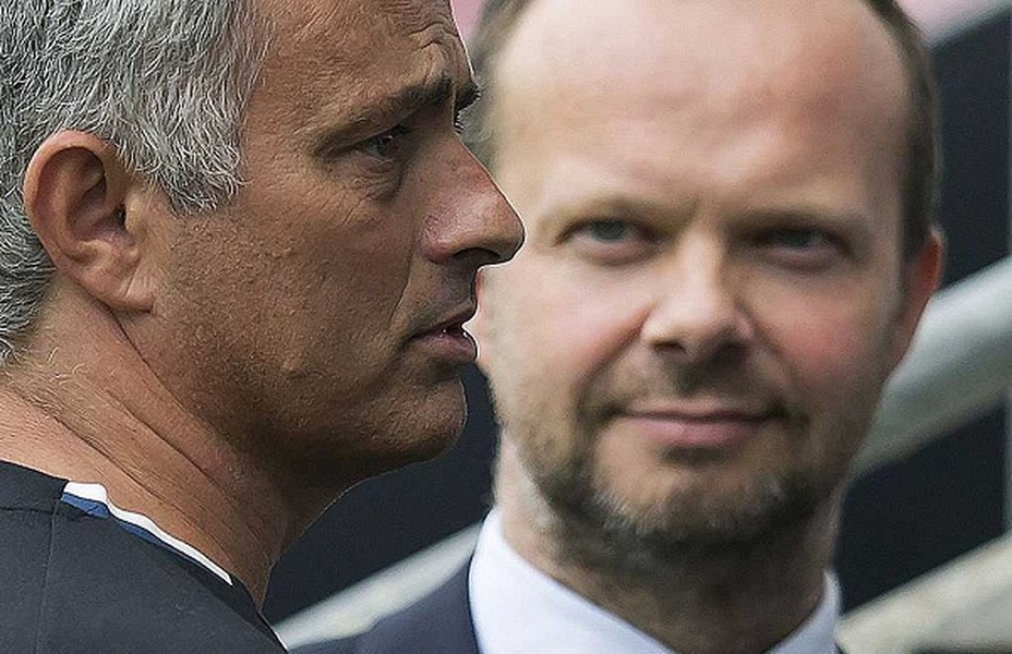 Tin  chuyển nhượng bóng đá mới nhất từ Star, Mourinho đã có những hành động, phản pháo lại với lãnh đạo M.U trong bối cảnh đội gây thất vọng khi để Man City bỏ xa trên BXH. Ảnh: Star