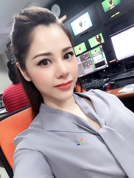 VTV là nơi cống hiến cho CĐM rất nhiều những gương mặt MC không chỉ có gương mặt xinh mà còn có thân hình vô cùng nóng bỏng, trong đó có cái tên Bạch Lan Phương.