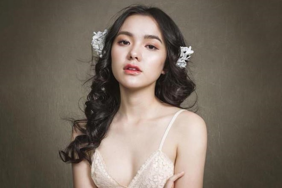 Hồ Thiên Trang (sinh năm 2001, Hà Nội) là hot girl sở hữu ba dòng máu Việt - Trung - Thái. Cô nàng này là cựu học sinh THPT Trần Phú, Hà Nội.