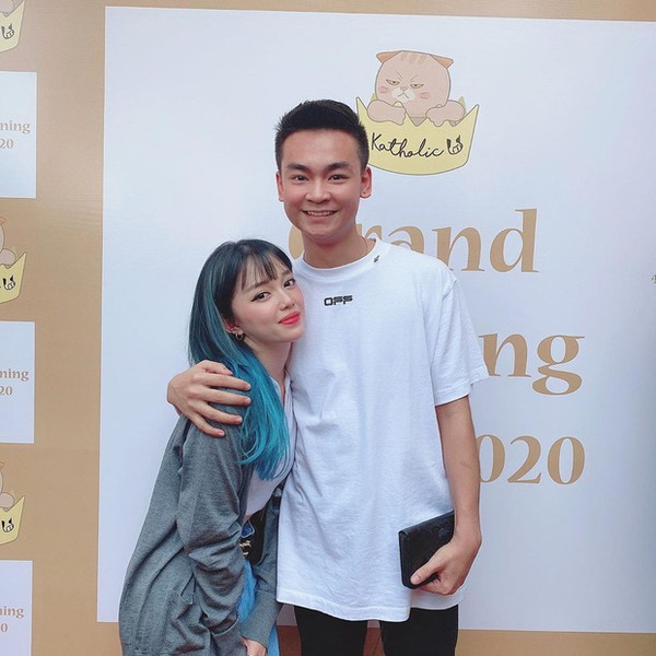 Những ai yêu mến và follow streamer đình đám Linh Ngọc Đàm đều biết có một chàng trai thường xuyên xuất hiện bên cạnh cô nàng trong các video hay hình ảnh thường ngày.