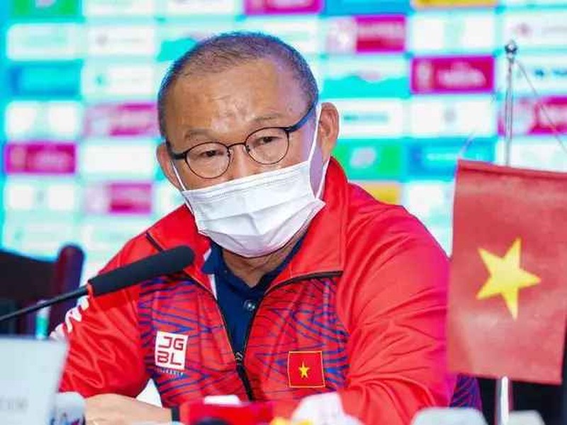 Kết thúc chung kết bóng đá nam SEA Games 31,  HLV Park Hang Seo chính thức thôi giữ chức HLV trưởng đội tuyển U23 Việt Nam. Hiện ông đang tập trung toàn lực để huấn luyện đội tuyển Quốc gia.