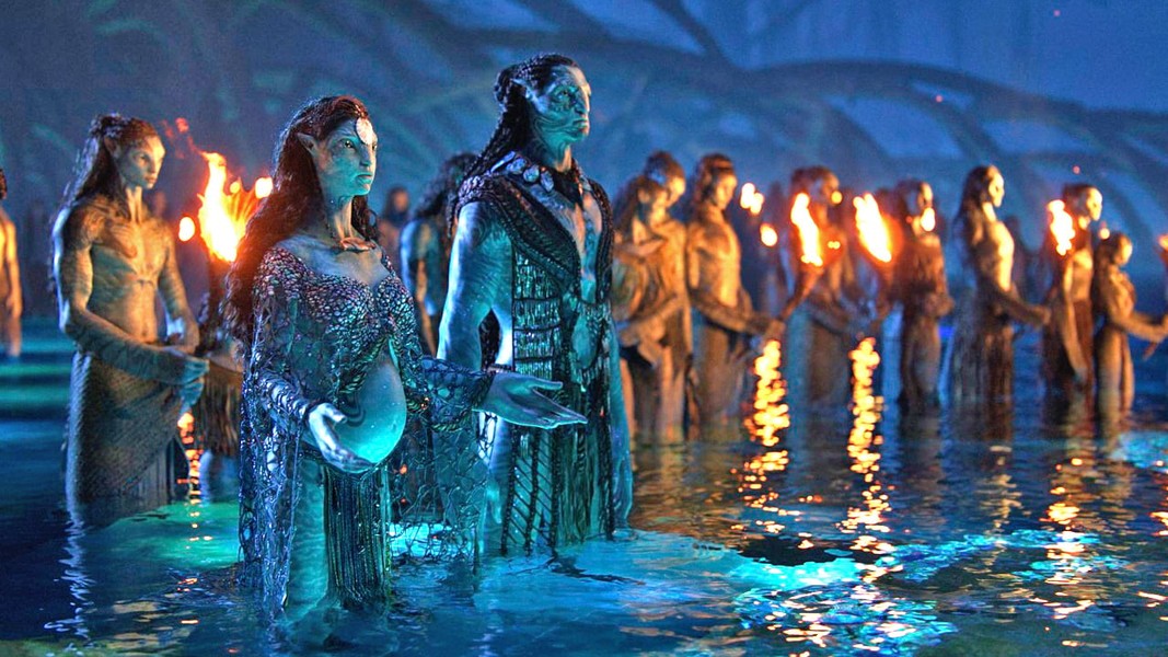 “Avatar: Dòng chảy của nước” ( Avatar 2) hiện vẫn đang là bom tấn điện ảnh làm mưa làm gió trên khắp thế giới. Bộ phim không chỉ càn quét tại các rạp mà còn tạo nên hiệu ứng mạnh mẽ trên mạng xã hội.