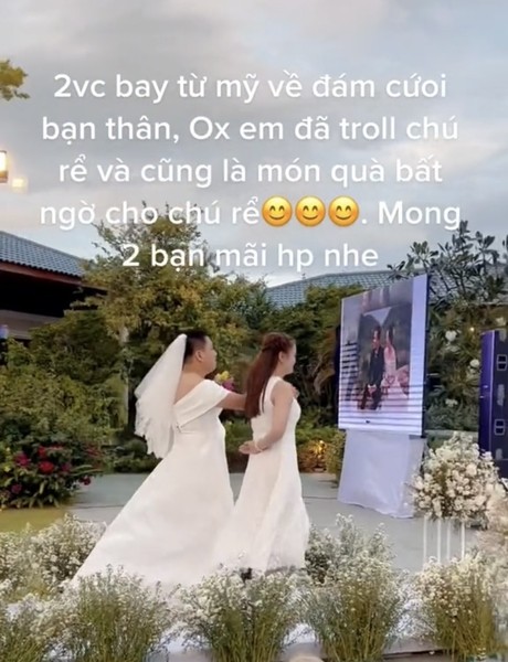 Mới đây, mạng xã hội chia sẻ câu chuyện người đàn ông đã bay từ Mỹ về Việt Nam để dự  đám cưới người anh em thân thiết. Đáng chú ý, anh đã có màn hóa trang "độc lạ" khiến chú rể vô cùng ngạc nhiên.