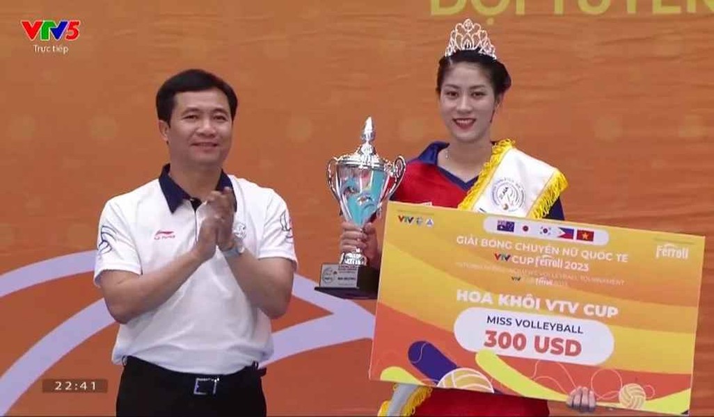 Danh hiệu Hoa khôi (Miss Volleyball) VTV Cup Ferroli 2023 đã được trao cho cô gái xinh đẹp sinh năm 2001 Hoàng Thị Kiều Trinh một cách xứng đáng.