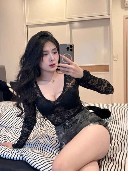 Nhắc đến Quỳnh Alee, netizen đều biết đến là hot girl mạng xã hội, nổi lên được đông đảo người biết đến với những video nhảy cực cuốn hút trên TikTok.