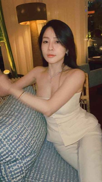 Hot girl Trâm Anh có lẽ không còn là cái tên xa lạ với nhiều người. Cô nàng sinh năm 1995 sở hữu nhan sắc xinh đẹp, gương mặt ưa nhìn và được xem là một trong những gái xinh đình đám thời gian trước.