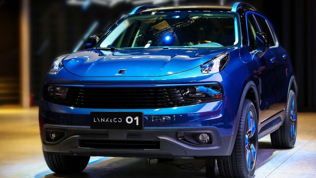 Chiếc crossover hybrid Lynk &amp; Co 01 là một trong những mẫu  xe ôtô Tàu nhái được cho là sử dụng khung gầm và một số tính năng, động cơ bên trong của xe Volvo XC40.