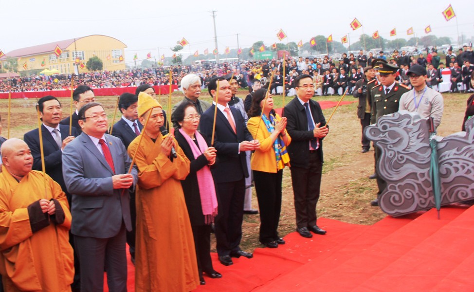 Sáng 22/2/2018 (tức mùng 7 Tết Mậu Tuất), tại xã Đọi Sơn, huyện Duy Tiên, UBND tỉnh Hà Nam tổ chức  Lễ hội Tịch điền - lễ hội truyền thống xuống đồng cày ruộng và cầu cho một năm mưa thuận gió hòa, mùa màng tươi tốt. 