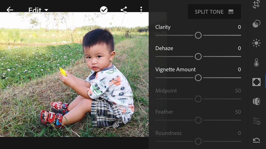 Lightroom CC:  Ứng dụng chỉnh sửa ảnh chuyên nghiệp được phát hành bởi Adobe cho cả 2 nền tảng Android và iOS. Lightroom CC có đầy đủ các tính năng cơ bản như cắt ghép, tùy chỉnh nhiệt độ màu - sáng tối, tạo điểm nhấn, tương phản…cùng nhiều bộ lọc hữu ích khác. Ứng dụng còn sở hữu nhiều chức năng nâng cao như đồng bộ hóa các thiết lập và chỉnh sửa ảnh giữa máy tính với điện thoại, tự tải hình trên mây Creative Cloud.