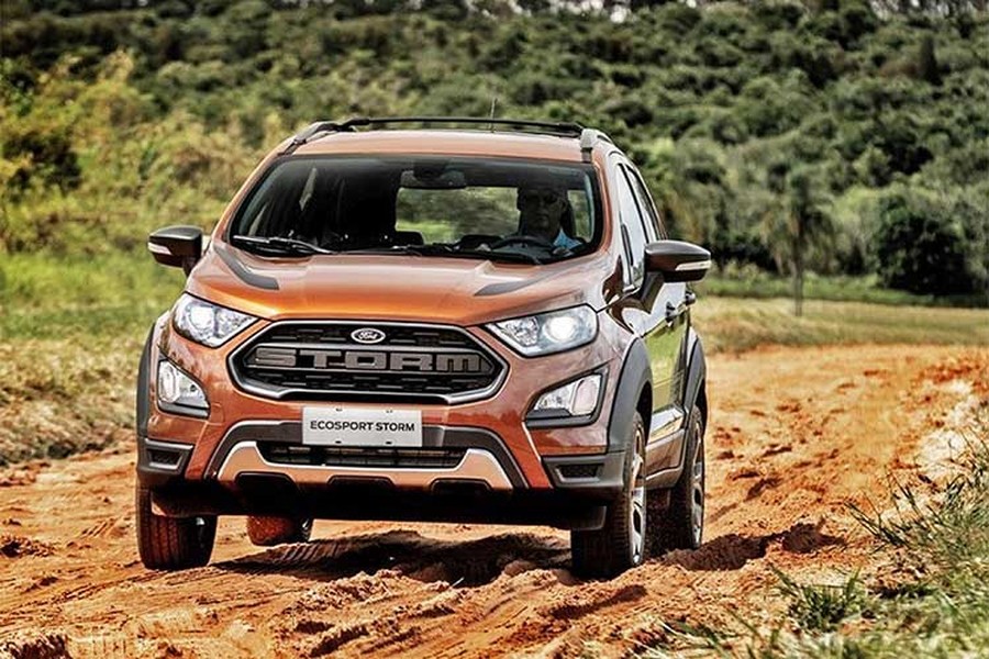 Hãng xe Mỹ vừa chính thức giới thiệu phiên bản mới mâng tên  Ford EcoSport Storm 2018 tại thị trường Nam Mỹ, cụ thể là tại Brazil, đồng thời bắt đầu cho khách đặt trước chiếc xe. Về cơ bản, EcoSport Storm mới chính là phiên bản thương mại của mẫu concept cùng tên đã ra mắt tại triển lãm Sao Paolo hồi năm 2014.