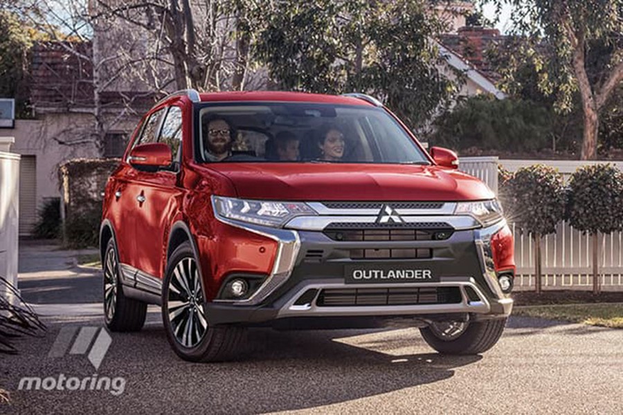 Mẫu  xe Mitsubishi Outlander 2019 đã chính thức được ra mắt ở thị trường Úc. Trên phiên bản nâng cấp mới này, xe đã được nhà sản xuất chỉnh sửa một chút và có tấm cản va thấp hơn, lưới tản nhiệt phía trước với mắt lưới bên trong màu đen, đèn sương mù bao quanh không mạ crôm.