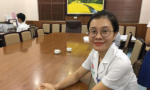 Lay quai bi tu benh nhan, nu bac si bi diec hoan toan