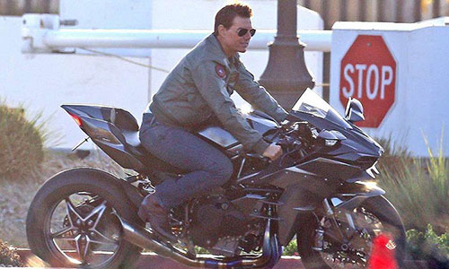 Tom Cruise "cưỡi" siêu môtô Kawasaki Ninja H2 hơn 700 triệu