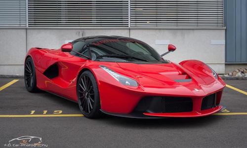 Siêu ngựa Ferrari LaFerrari triệu đô bị lôi ra “độ vó“