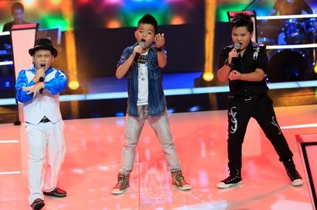 The Voice Kids: Hồ Hoài Anh bật khóc 