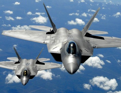 Tại sao phi công Mỹ “ghét” F-22, thích F-35?