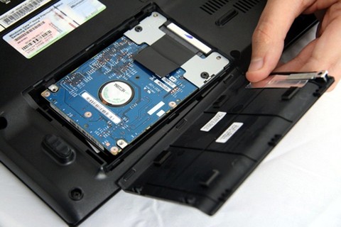 Phân biệt ổ cứng SSD và HDD