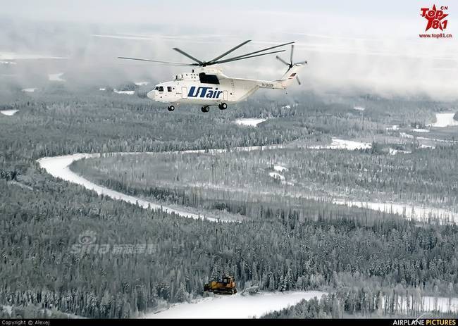  Trực thăng Mi-26 - "ngựa thồ" của Không quân Nga với sải cánh dài tới 32 mét có cung cấp sức nâng cực kỳ lớn giúp nó có thể kéo được những kiện hàng nặng tới 20 tấn. Nguồn ảnh: Sina.