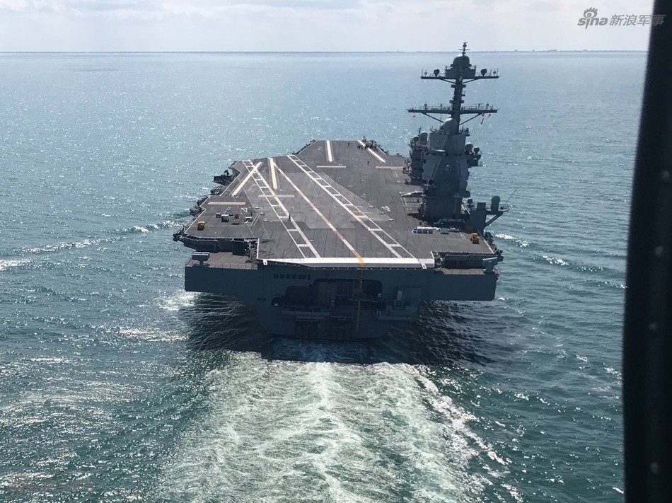  Tàu sân bay hiện đại nhất thế giới, chiếc USS Gerald R. Ford là chiếc tàu đầu tiên thuộc lớp Ford của Hải quân Mỹ. USS Gerald R. Ford vừa được chuyển giao cho Hải quân Mỹ hôm 31/5 vừa rồi để bắt đầu quá trình thử nghiệm thực chiến với việc kiểm tra các tính năng hỗ trợ không quân, tự vệ, vận hành khẩn cấp,... Nguồn ảnh: Sina.