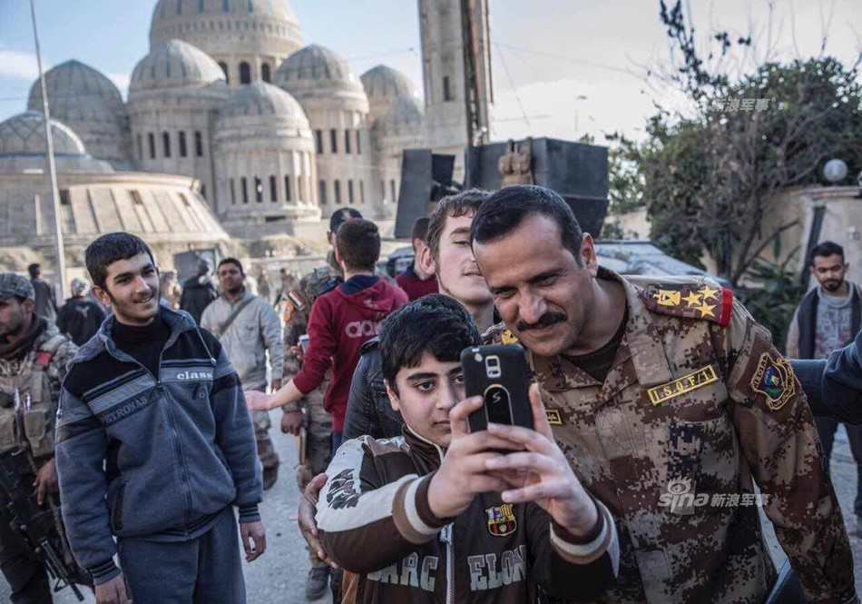 Cuối cùng, sau hơn 8 tháng chiến đấu trên  chiến trường Mosul, quân đội Iraq đã giành được thắng lợi cuối cùng. Nguồn ảnh: Sina.