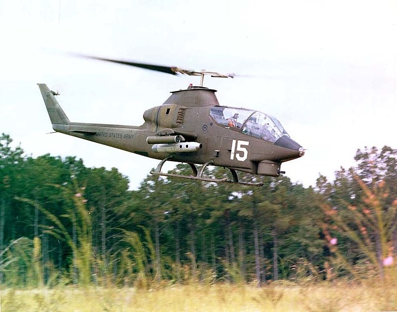  Trực thăng AH-1 Cobra là một trong những dòng trực thăng tấn công đúng nghĩa đầu tiên tiên trên thế giới do công ty Bell sản xuất từ năm 1967 dành cho Quân đội Mỹ. Nguồn ảnh: Wiki.