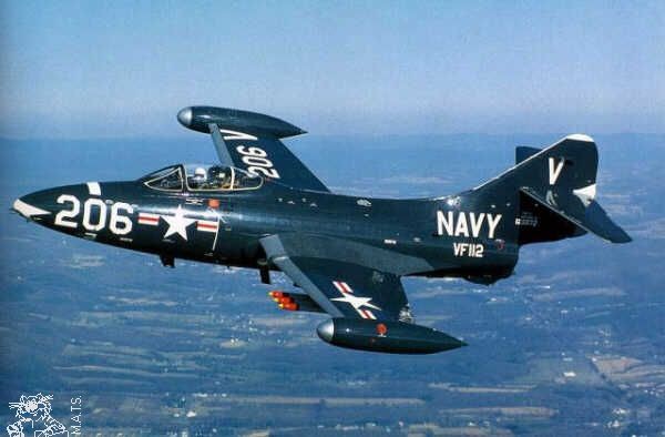 Ra đời từ năm 1947,  Grumman F9F Panther là chiến đấu cơ phản lực thứ hai của Hải quân Mỹ nhưng lại là dòng máy bay chiến đấu phản lực đầu tiên của lực lượng này được sản xuất với số lượng lớn sau Chiến tranh Thế giới thứ 2. Nguồn ảnh: MATS.