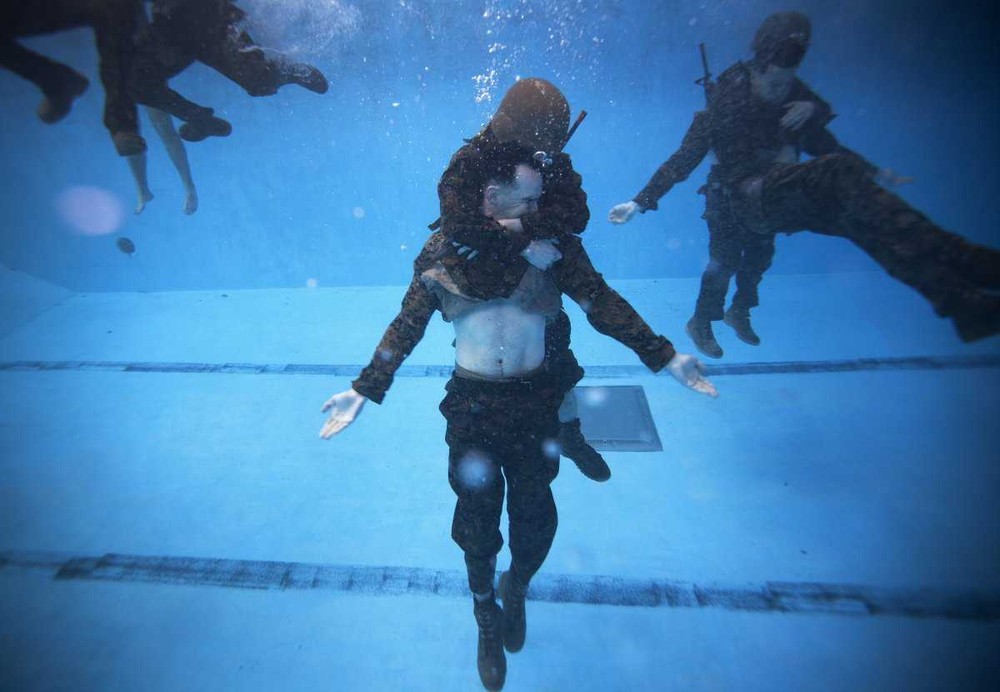  Đặc nhiệm hải quân Mỹ hay còn được gọi là Navy SEAL - lực lượng tinh nhuệ bậc nhất của Hải quân nước này có những kỹ năng đặc biệt và cực kỳ nguy hiểm. Nguồn ảnh: Fototelegraf.