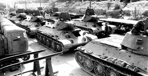 Được sản xuất hàng loạt với số lượng lớn kể từ năm 1940,  xe tăng T-34 là một trong những quân bài chủ chốt giúp Liên Xô chiến thắng được Đức quốc xã ở Mặt trận phía Đông. Và câu hỏi được khá nhiều người yêu thích T-34 quan tâm là để sở hữu một chiếc xe tăng T-34, Quân đội Liên Xô phải bỏ ra bao nhiêu tiền? Nguồn ảnh: Tank.