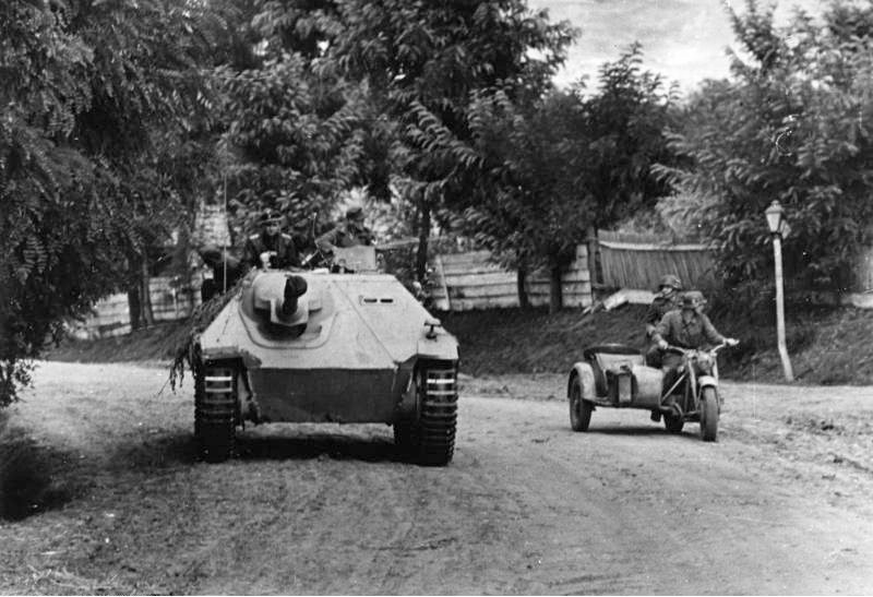  Pháo chống tăng Hetzer hay còn có tên đầy đủ là Jagdpanzer 38 Hetzer là một dòng pháo tự hành chống tăng hạng nhẹ giá rẻ khá thành công của Đức trong Chiến tranh Thế giới thứ 2. Nguồn ảnh: Wiki.