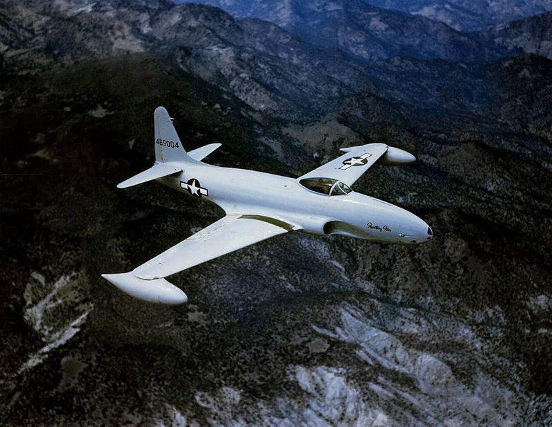 Loại chiến đấu cơ tội đồ này của Không quân Mỹ chính là chiếc Lockheed P-80 "Shooting Star". Phục vụ trong Không quân Mỹ từ năm 1944 tới năm 1970, P-80 đã khiến lực lượng này bị mất đi ít nhất 10  phi công Ace (Át Chủ Bài) khi điều khiển phi nó. Nguồn ảnh: Aviation.