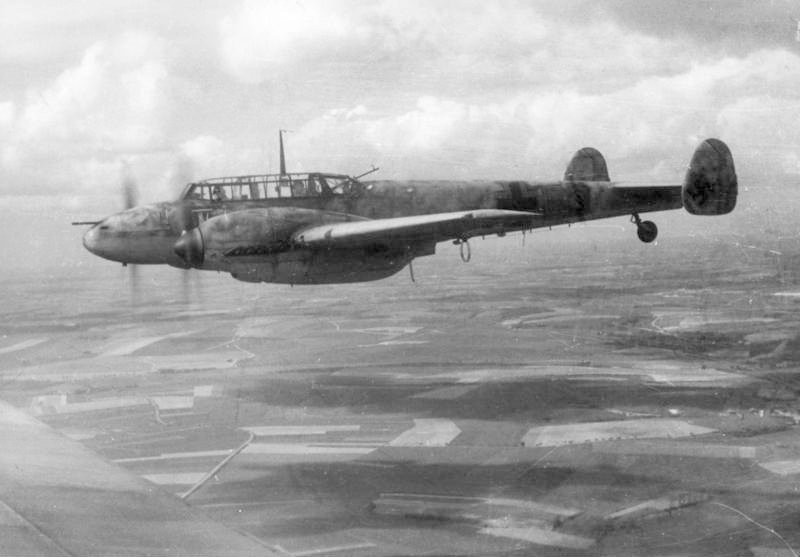  Tiêm kích hạng nặng BF-110 hay còn có tên đầy đủ là Messerschmitt Bf 110 được Đức phát triển từ những năm 30 và đưa vào trang bị từ năm 1937. Tổng cộng trong Chiến tranh Thế giới thứ hai, Bf 110 đã được sản xuất với số lượng lên tới 6.170 chiếc. Nguồn ảnh: Wiki.