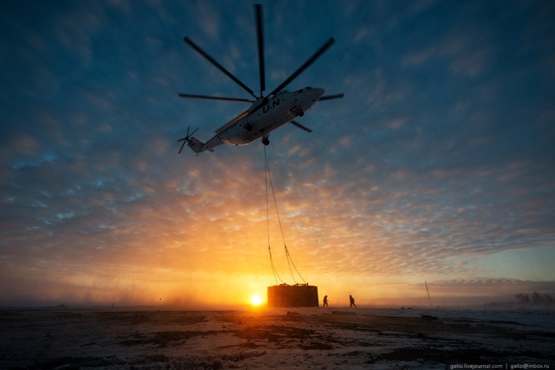 Hiện tại,  trực thăng Mi-26 của Nga đang được sử dụng vào những công việc vận tải ở những khu vực mà các loại phương tiện khác như xe tải, tàu thuỷ hay máy bay vận tải cánh bằng thông thường không thể tiếp cận được. Nguồn ảnh: Arms-expo.