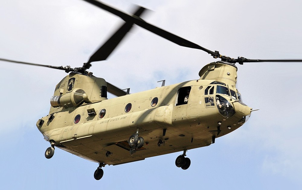 Boeing CH-47 Chinook - một trong số ít ỏi nếu không muốn nói là loại trực thăng duy nhất ra đời từ thời Chiến tranh Việt Nam tới nay vẫn tiếp tục được sử dụng phổ biến bởi quân đội Mỹ. Tuy vậy, đây lại là thiết kế trực thăng cả Liên Xô (sau này là Nga) và Trung Quốc không muốn đụng tới dù CH-47 không sở hữu công nghệ gì quá đặc biệt. Nguồn ảnh: Pinterest.