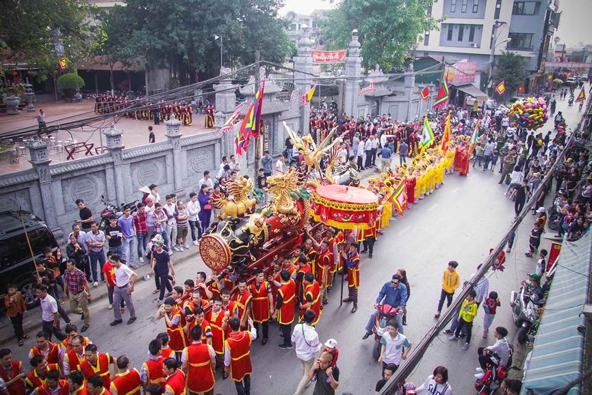 Cứ đến mùng 4 Tết, người dân  làng Đồng Kỵ (thị xã Từ Sơn, tỉnh Bắc Ninh) mở lễ hội rước pháo đón ngàn du khách thập phương về.