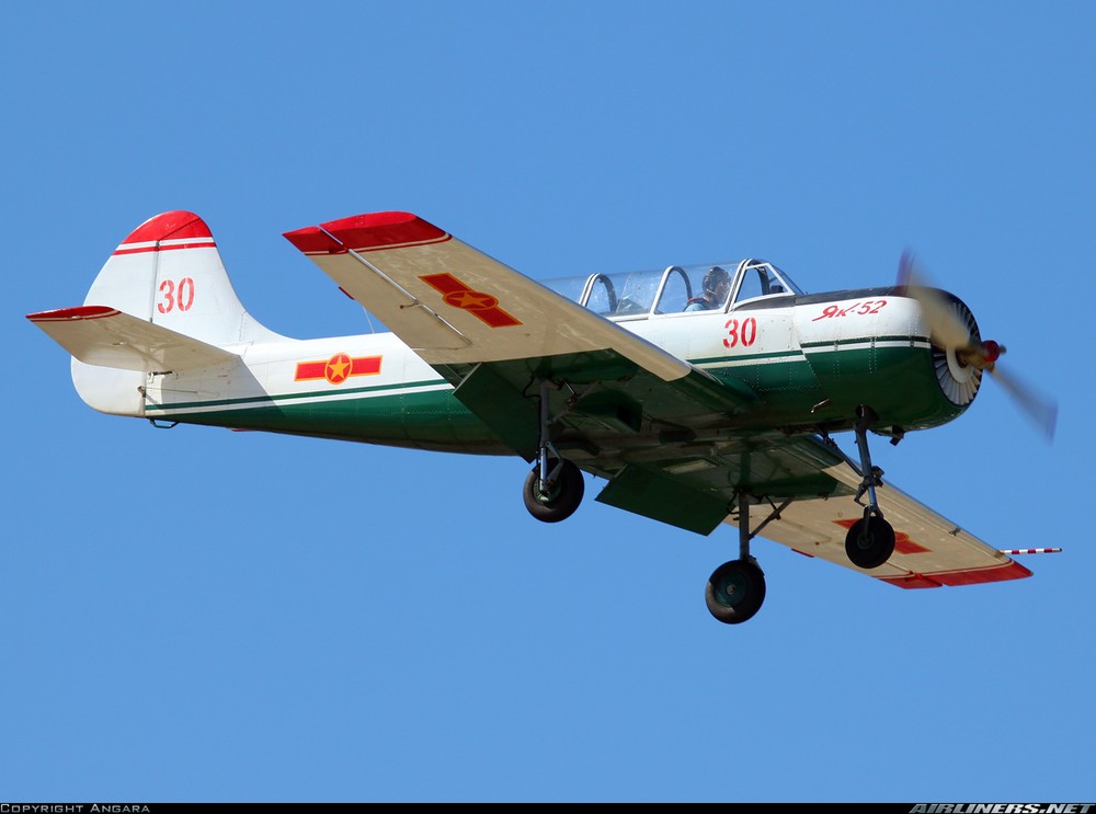 Có tên đầy đủ là Yakovlev Yak-52, đây là loại máy bay huấn luyện sơ cấp được Liên Xô sản xuất ở Romania trước đây. Nguồn ảnh: Airliners.