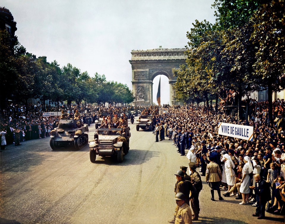 Từ đầu tháng 8/1944, thông tin về việc Paris sắp được giải phóng đã khiến người dân tại thành phố này rất háo hức và cũng là nguồn động lực khiến cho lực lượng du kích Pháp bên trong thành phố này tăng cường hoạt động chống phá  phát xít Đức. Nguồn ảnh: BI.