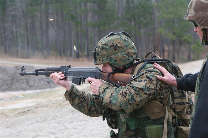 Trong danh mua sắm gồm có hộp đạn súng ngắn Tokarev và Makarov,  súng trường tấn công Kalashnikov 5,45 mm và Kalashnikov 7,62 mm, súng máy PKM, PKT, DShK và YakB. Trước khi chính thức đăng tải thông tin này, Bộ chỉ huy Quân đội Mỹ đã tiến hành cuộc khảo sát thị trường để tìm nhà cung cấp các hệ thống vũ khí và đạn dược cho việc giao hàng bên ngoài phần lục địa Mỹ.