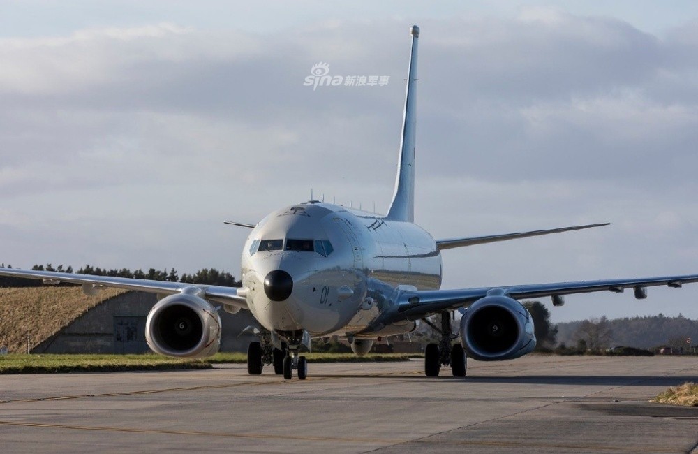 Mới đây, Không quân Hoàng gia Anh đã nhận chiếc  P-8A Poseidon đầu tiên trong số 9 chiếc được Bộ quốc phòng Anh đặt hàng từ Boeing Mỹ. Nguồn ảnh: AirRec.