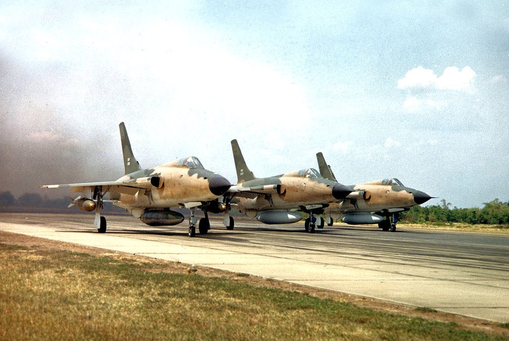  "Quan tài bay" F-105 Thunderchief từng được Không quân Mỹ sử dụng với số lượng khá lớn trong Chiến tranh Việt Nam. Nguồn ảnh: Pinterest.