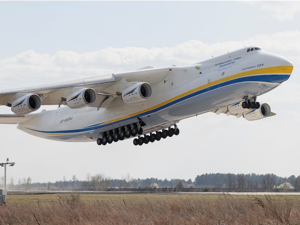 Loại vận tải cơ lớn nhất thế giới hiện tại là Antonov An-225 được Liên Xô cho ra đời từ năm 1988 với mục đích ban đầu là phục vụ đưa tàu con thoi hoặc vệ tinh vào không gian. Nguồn ảnh: Flickr.