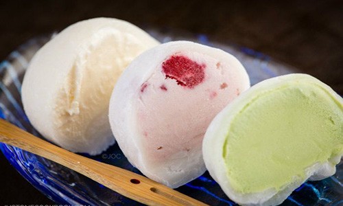 Tự tay làm bánh mochi nhân kem mát lạnh theo khẩu vị