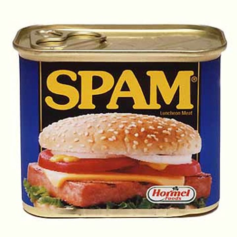 Dăm bông đóng hộp Spam. Món ăn hỗn hợp gồm thịt lợn vai, muối, nước, tinh bột khoai tây từ lâu đã là món ăn chủ lực của Hawaii. Món ăn này lần đầu được giới thiệu vào năm 1937, các thành phần của món ăn này được NASA chọn vì chúng có khả năng bảo quản trong hộp lâu. Món ăn này được các nhà nghiên cứu dùng chung với món jambalaya Cajun (gồm tôm, đùi lợn, gạo, hành…), cơm chiên Spam và musubi (dăm bông nướng và gạo sushi quấn trong rong biển).